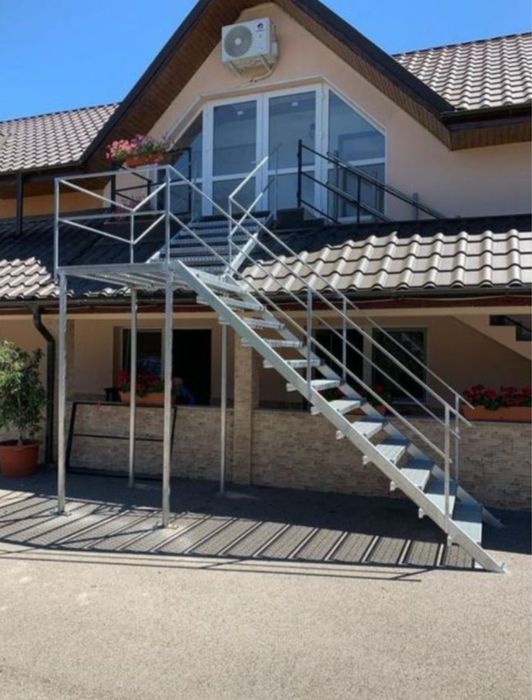 Scari zincate  de exterior