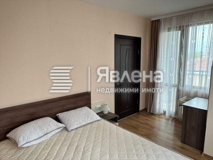 Тристаен и двустаен апартаменти в Св. Влас