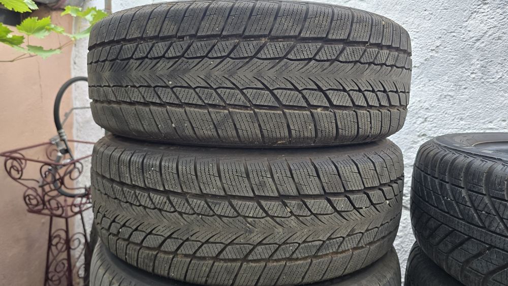 Roti structurate iarna 205 55 r16 sandero logan dokker lodgy