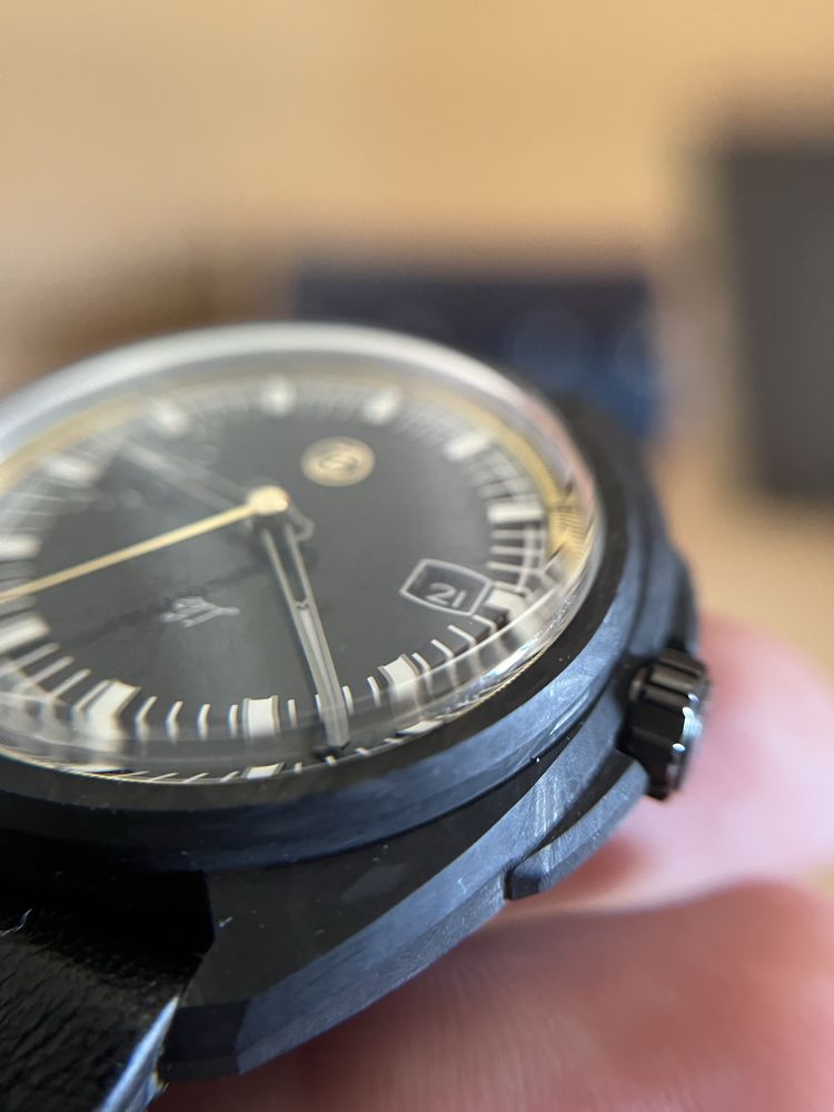 Часовник Zelos GT Carbon "Eclipse"