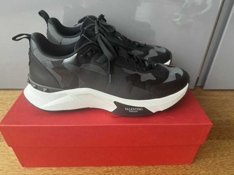 Чисто нови маратонки