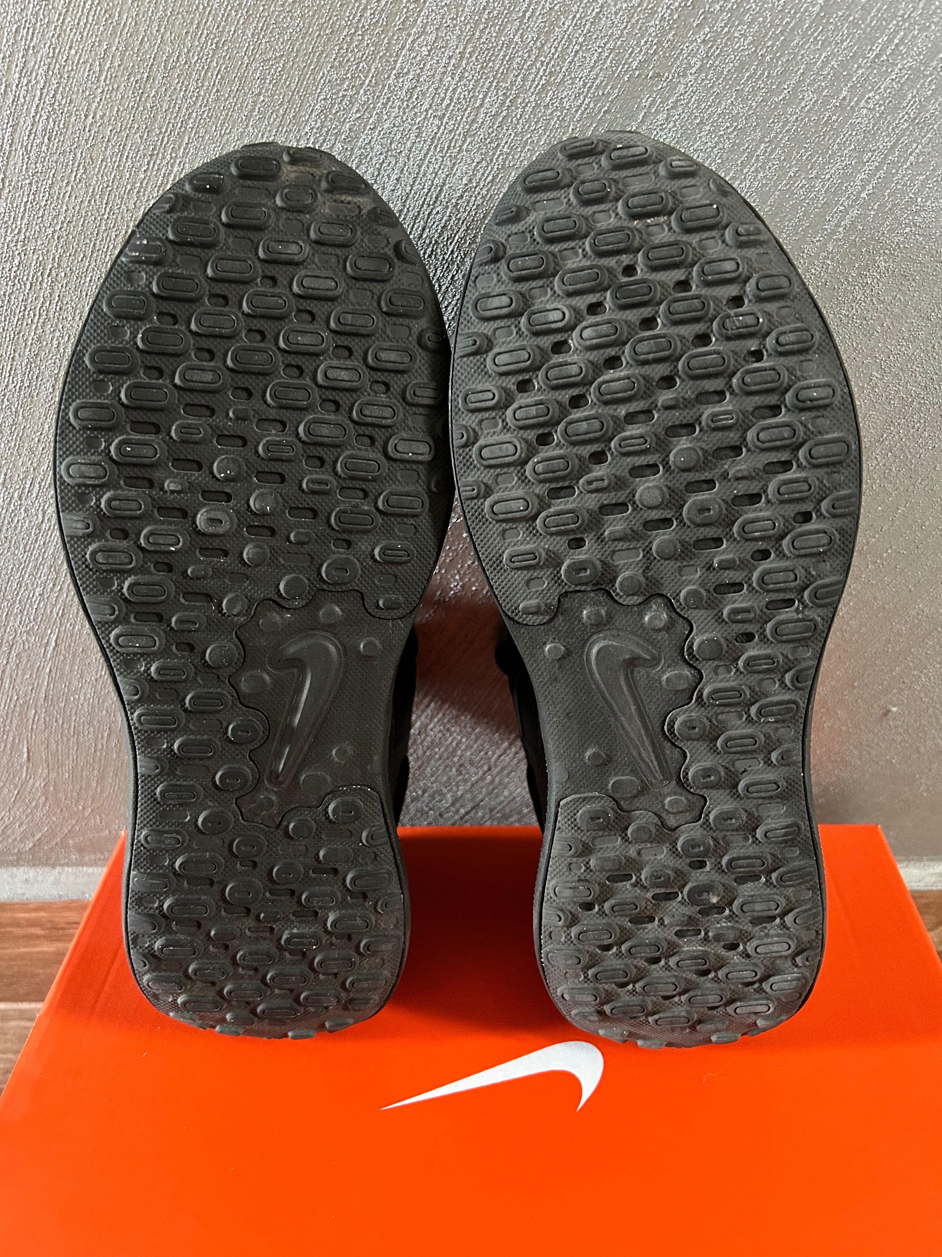 Маратонки Nike revolution 7