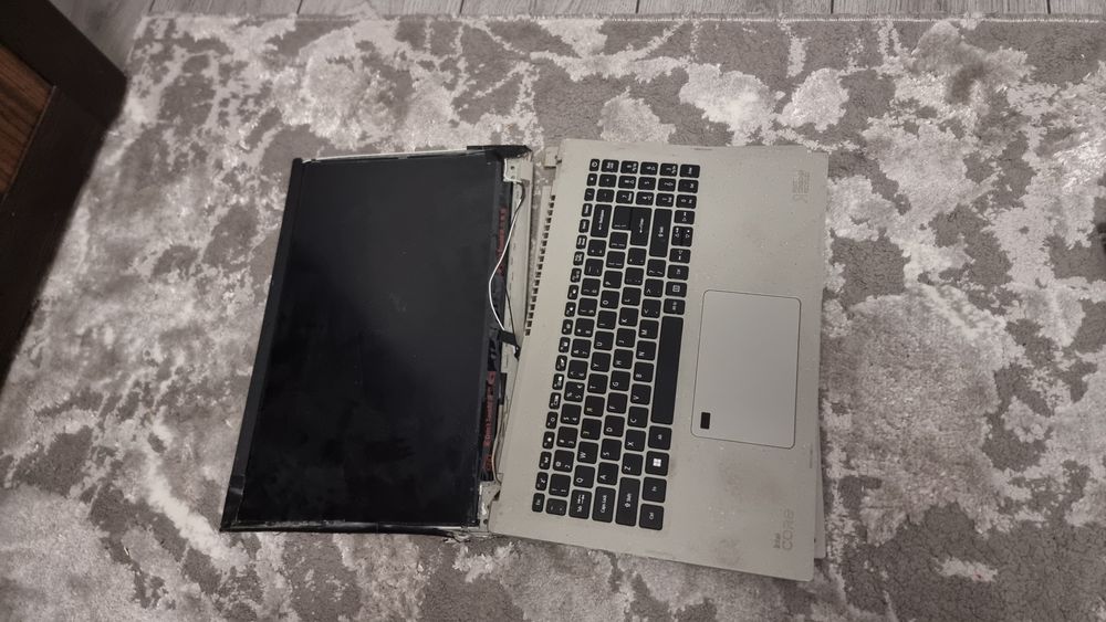 Laptop Acer Aspire A515-56 – pentru piese sau reparare