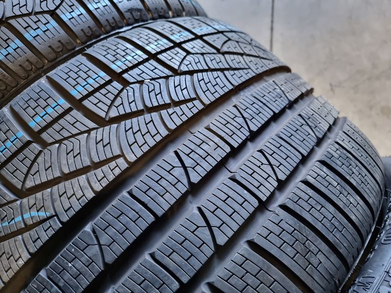 295/30/19//235/35/19 PIRELLI 4бр