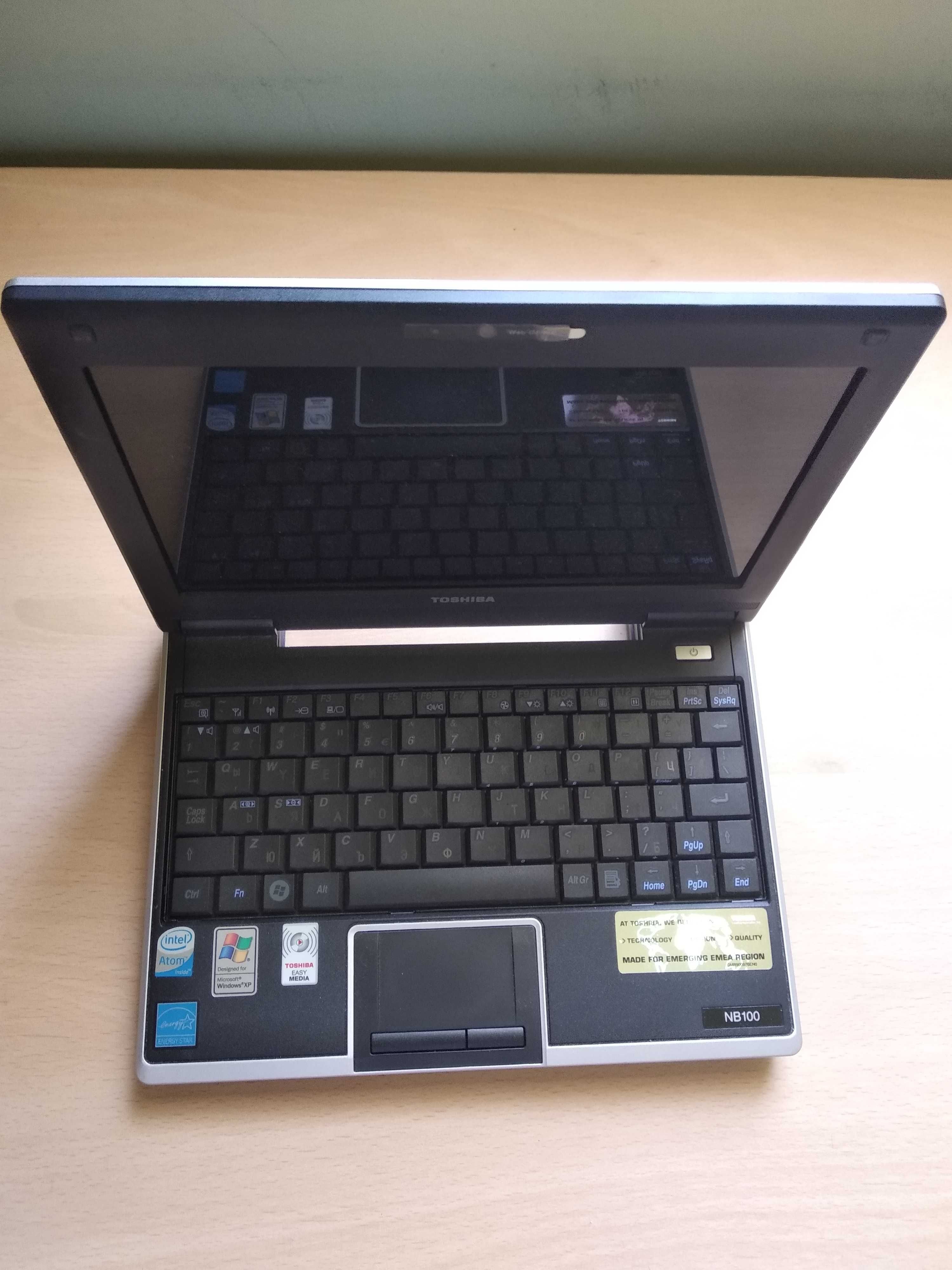 Лаптоп TOSHIBA NB100