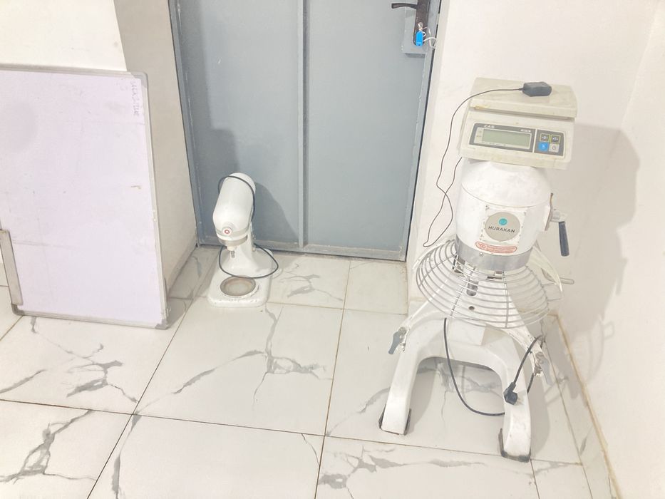 Срочно продается печь и вытяжка в сюоре