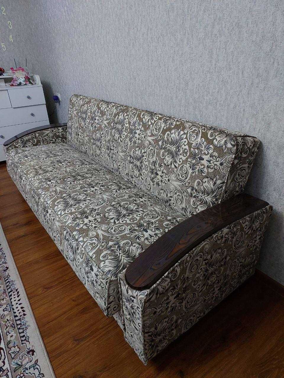 Продам диван в хорошем состоянии!