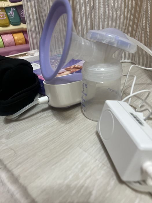 Електрическа помпа Lansinoh + bibs + компреси