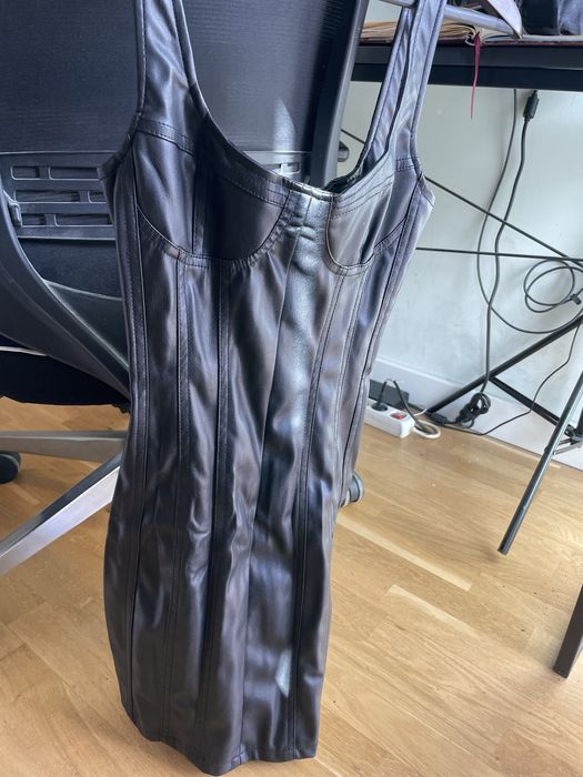 Рокля Herve Leger Alessa Avin Bershka Shoeaquarium Barcode