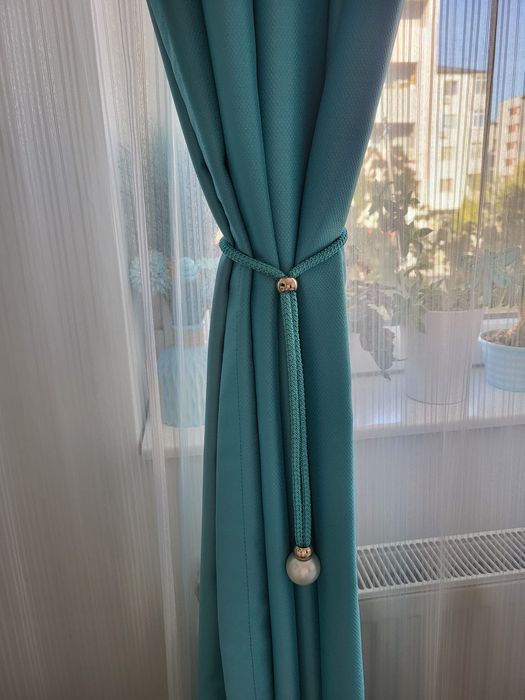 Draperii turcoaz