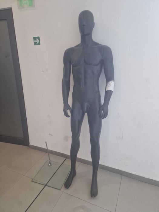 Манекени за дрехи