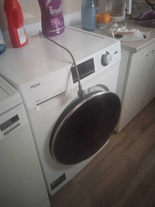 Продавам пералня "Haier" в гаранция
