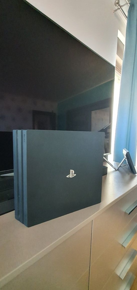Ps4 pro impecabil