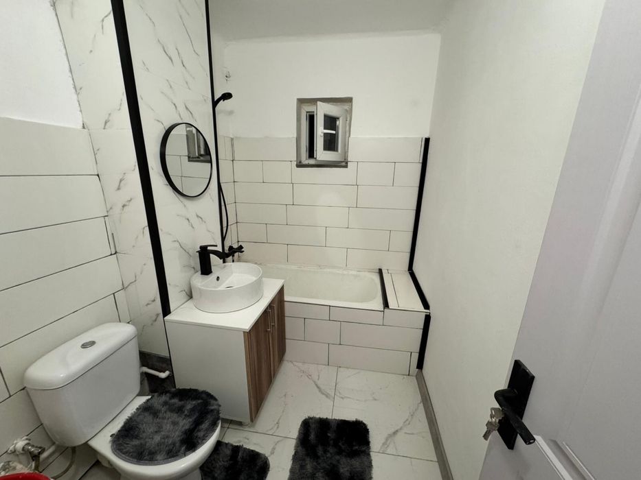 Vand apartament 2 camere decomandate, etaj 1,Rovine zona parculet