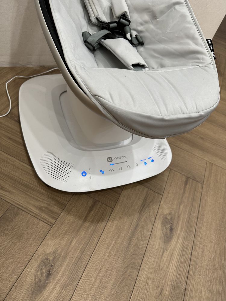 Продам mamaroo 4moms