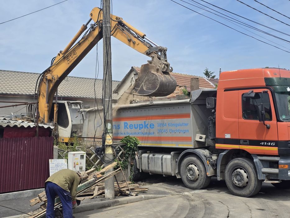 Demolari : case/pereți ,Decopertari : gresie/faianța, Transport Moloz