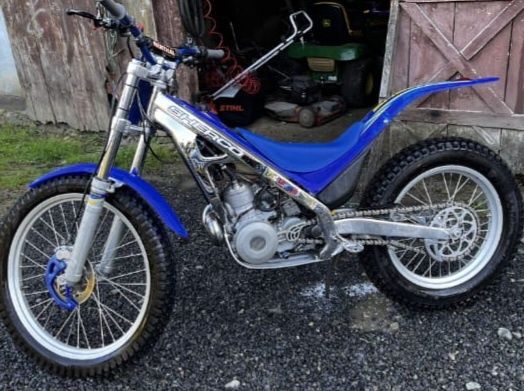 De vanzare cros de 250 2t 1300 euro negociabil