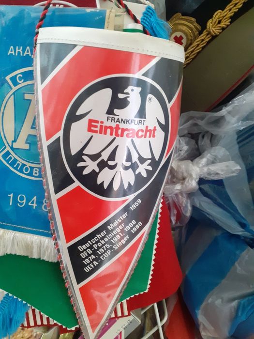 Стари спортни флагчета за колекция