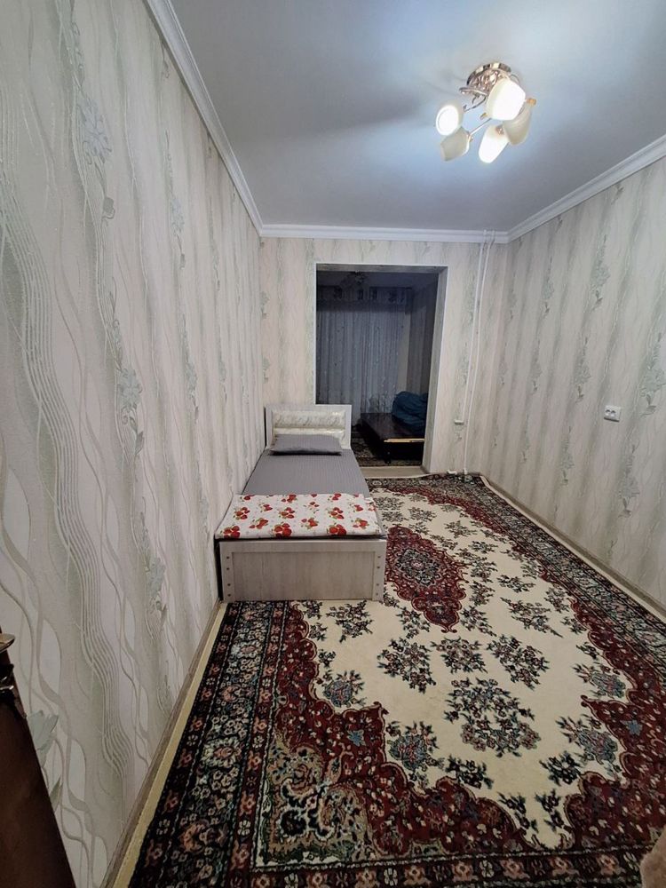 Квартира посуточно. Более 4 человек=скидка. Парочкам не беспокоить