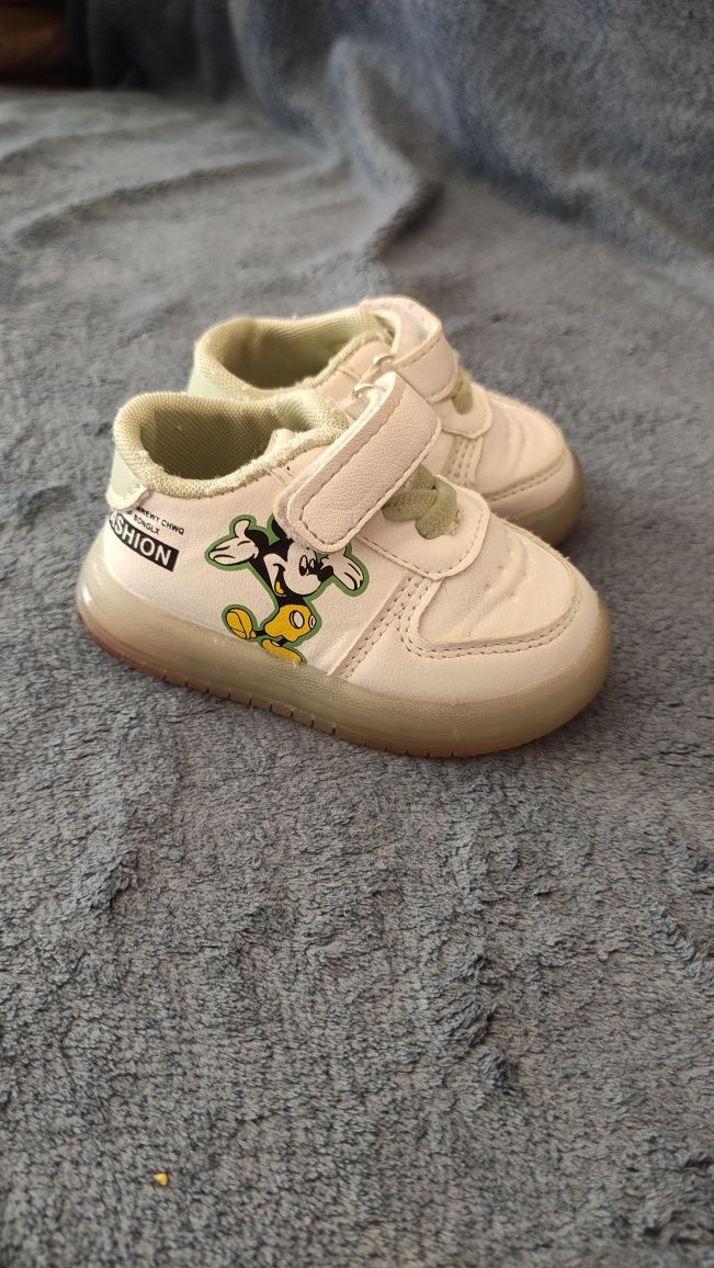 Кроссовки, обувь для малышей