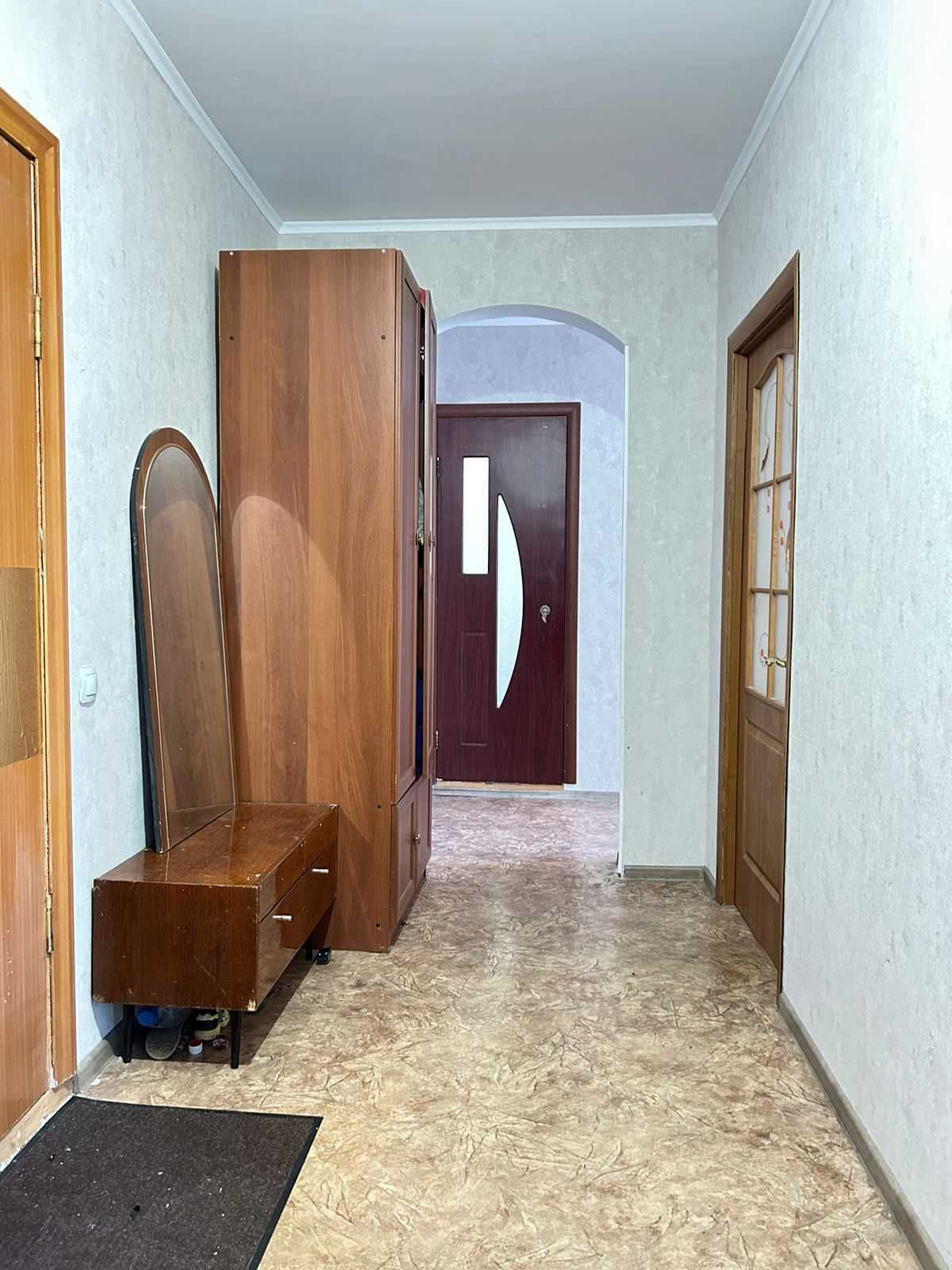 Продам 2-комнатную квартиру, Республики, 52 м², 3/9 этаж
