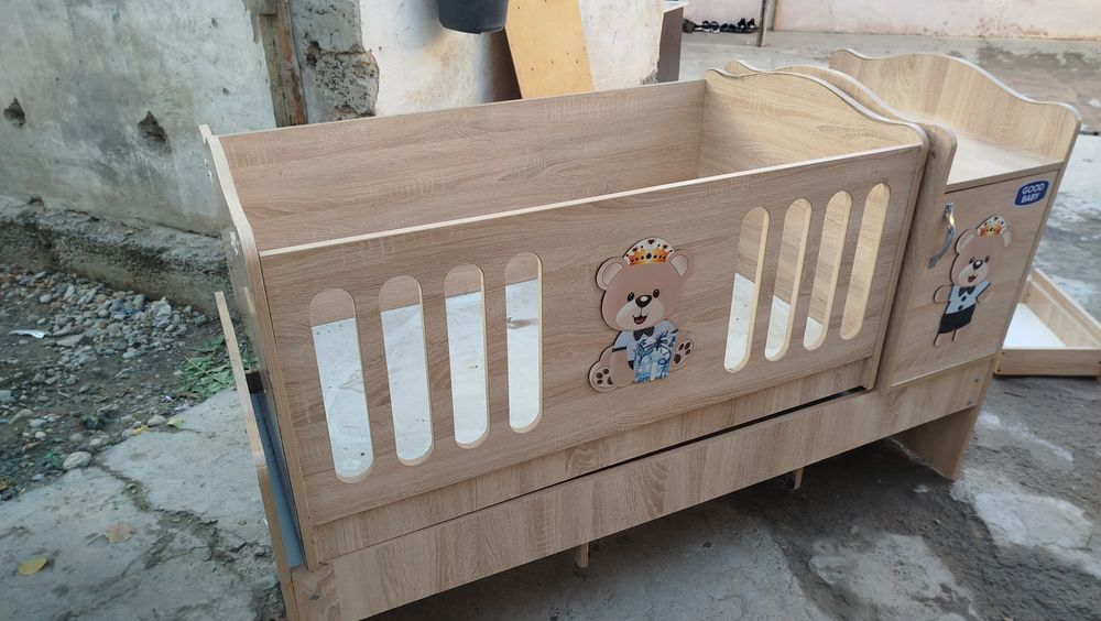 Детская кроватка