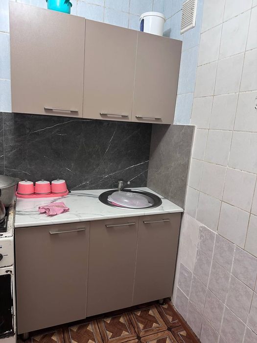 Срочно продается гЧирчик  кухонный  гапнитур