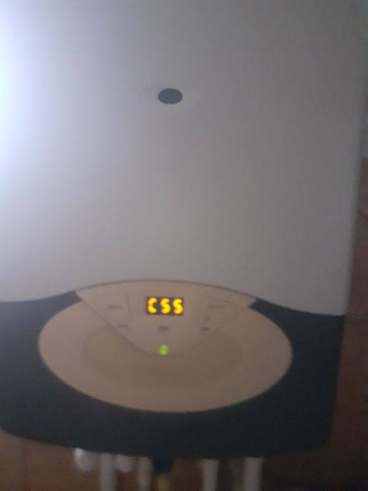 Vând centrala termica ariston.