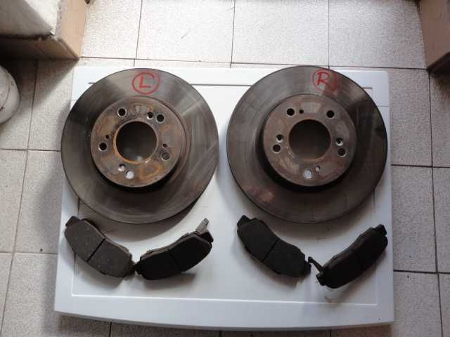 спирачни дискове TRW/предни и накладки за хонда прелюд 5/Н22- 140 лв.