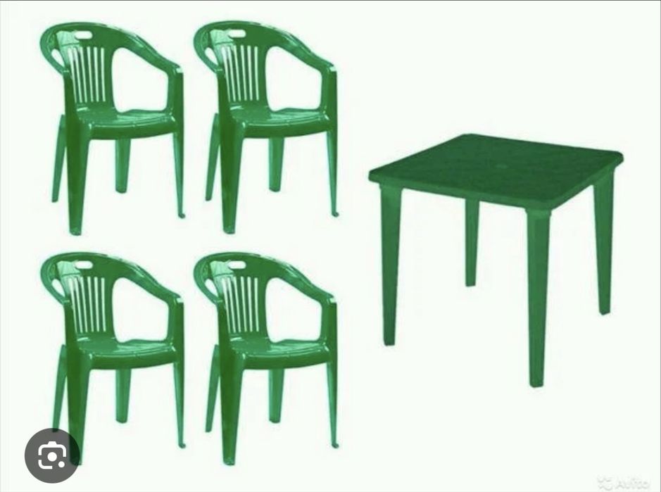 Стол со стульями