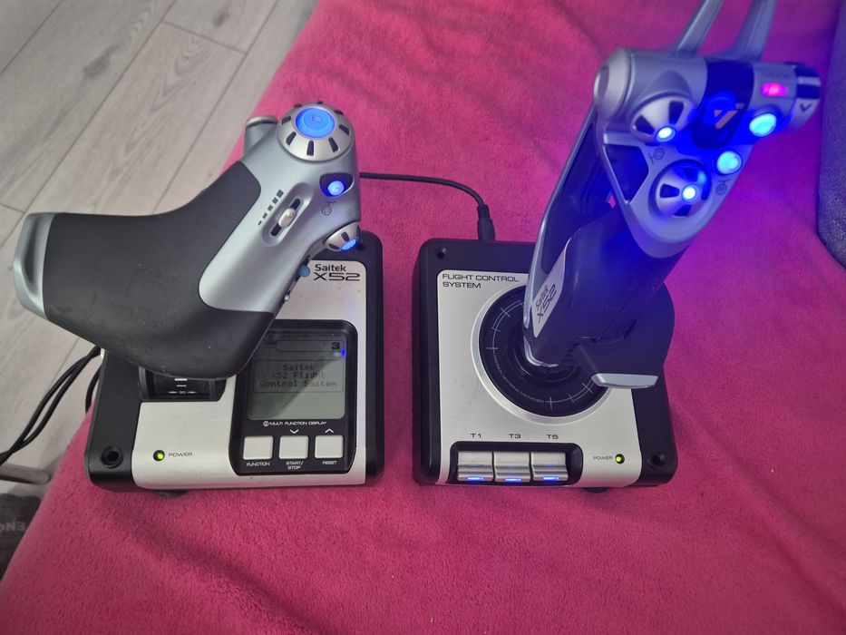 Logitech G Saitek Pro Flight X52 Control
