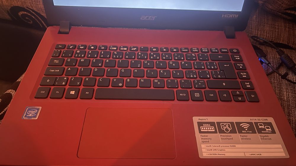 Лаптоп Acer Aspire 1