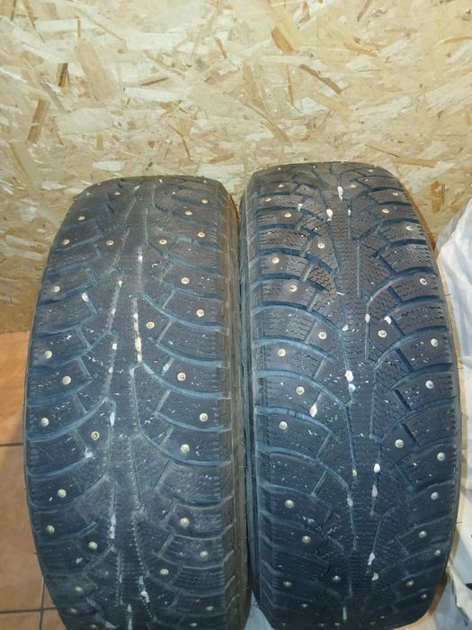Продам шины на шипах в отличном состоянии, размер 195/65/R15.