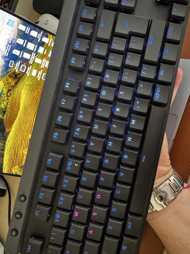Logitech 515 Lightspeed TKL клавиатура + гаранция