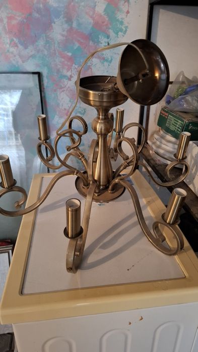 Продам люстры в отличном состоянии