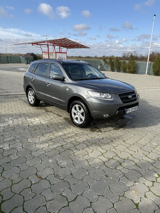 Vând Hiundai  Santa fe 4.800€.  4x4 2008 proprietar