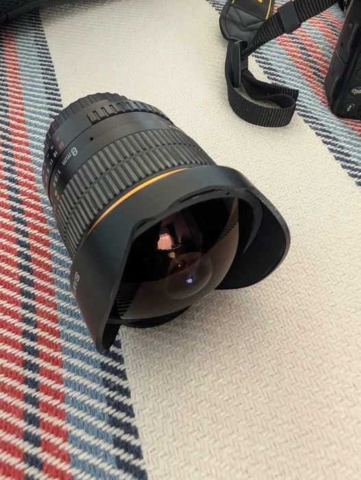 Продавам Nikon D3300, Nikon 18-105, Nikon 35, Samyang 8mm, SB-500