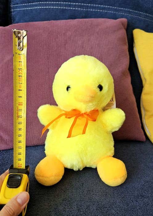 Pui de pluș cu fundiță la gât, nou