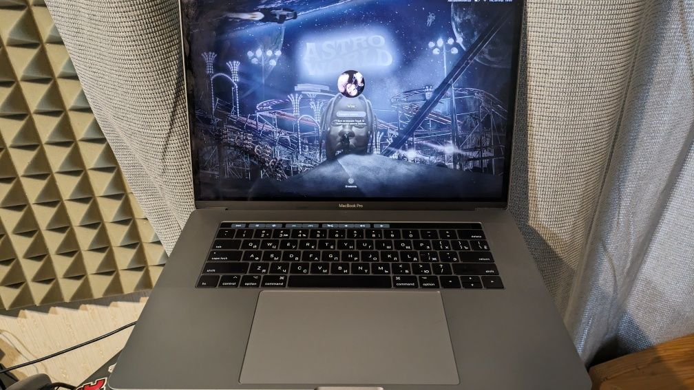 Продам macbook pro (15-inch 2016) i7