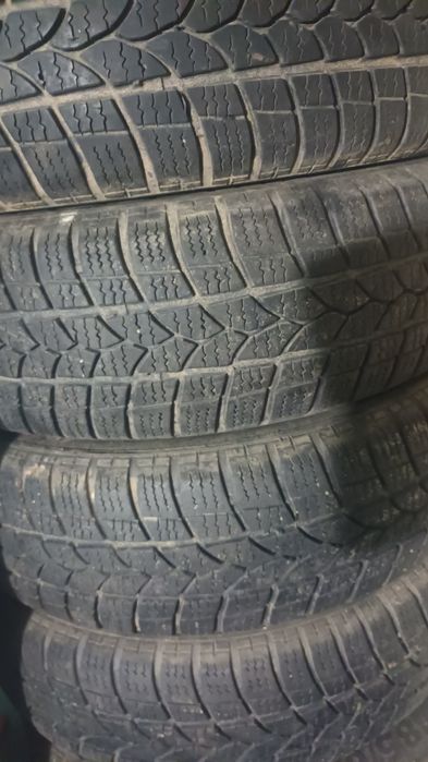 Гуми 175/70/14 зимни запазени