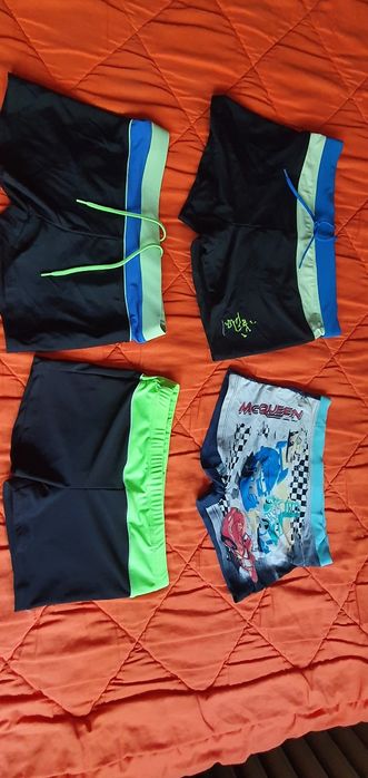 Ocazie 4 buc Slipi 8-9 ani  in stare impecabila ca noi