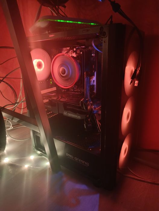 Devanzare gamer pc , GTX1070ti ,RYZEN5 4500 ,16 GB RAM,