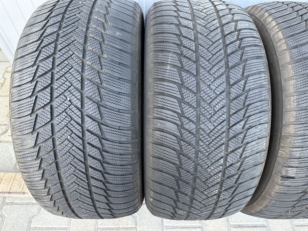 4 бр Зимни Гуми BRIDGESTONE 265/50/19 / 255/50/19 DOT2020