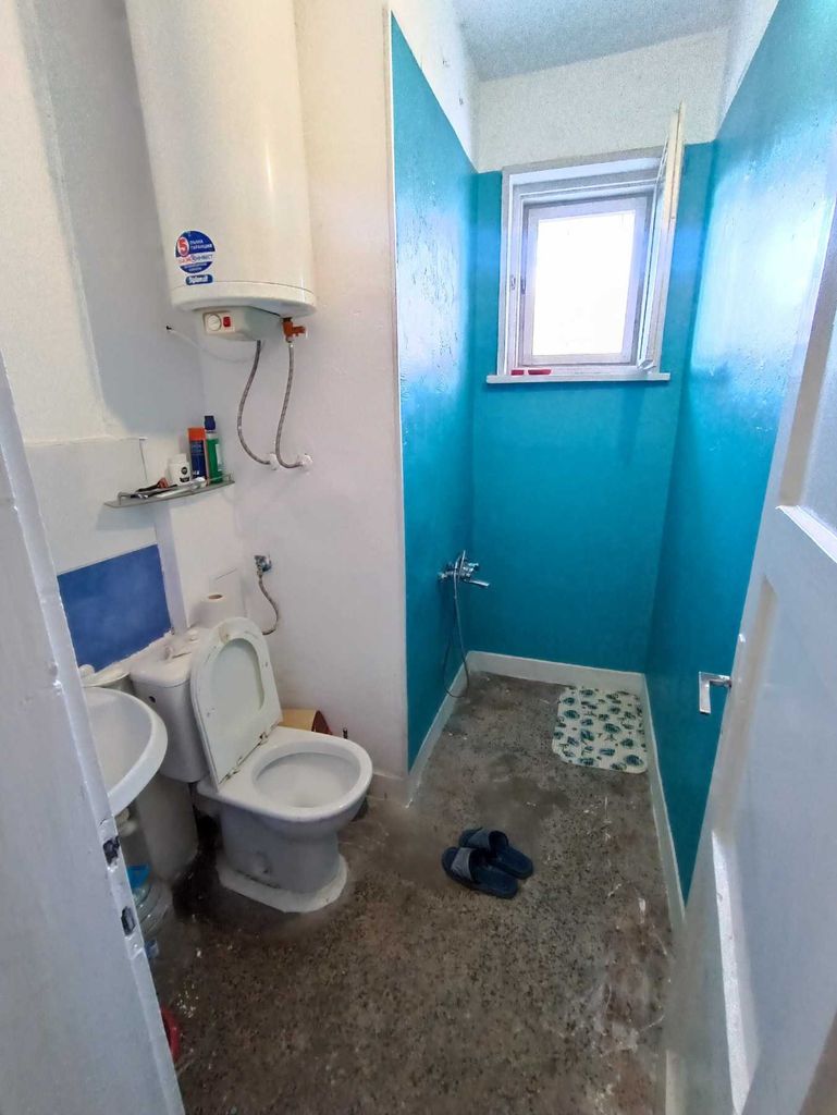 Продава се Едностаен апартамент в Перник, Център - 52 кв.м за 687 €/кв.м - Снимка #4