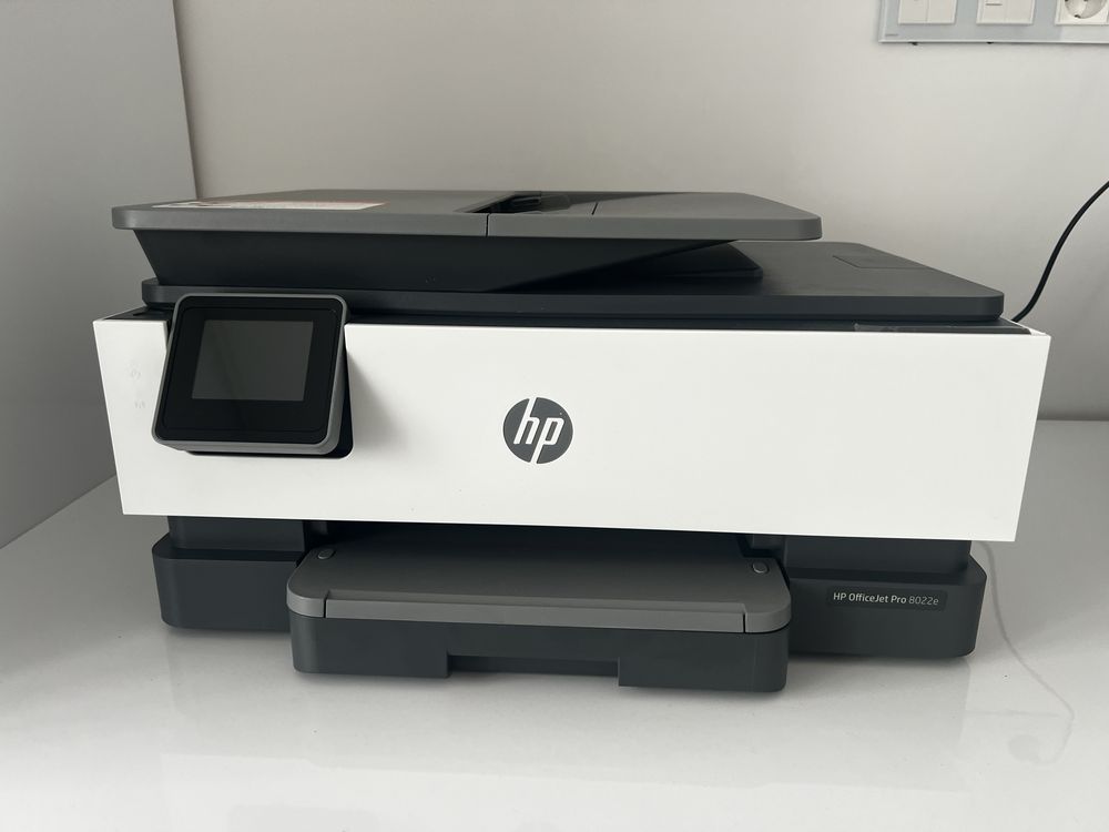 Vând imprimnată HP Office Jet Pro 8022e