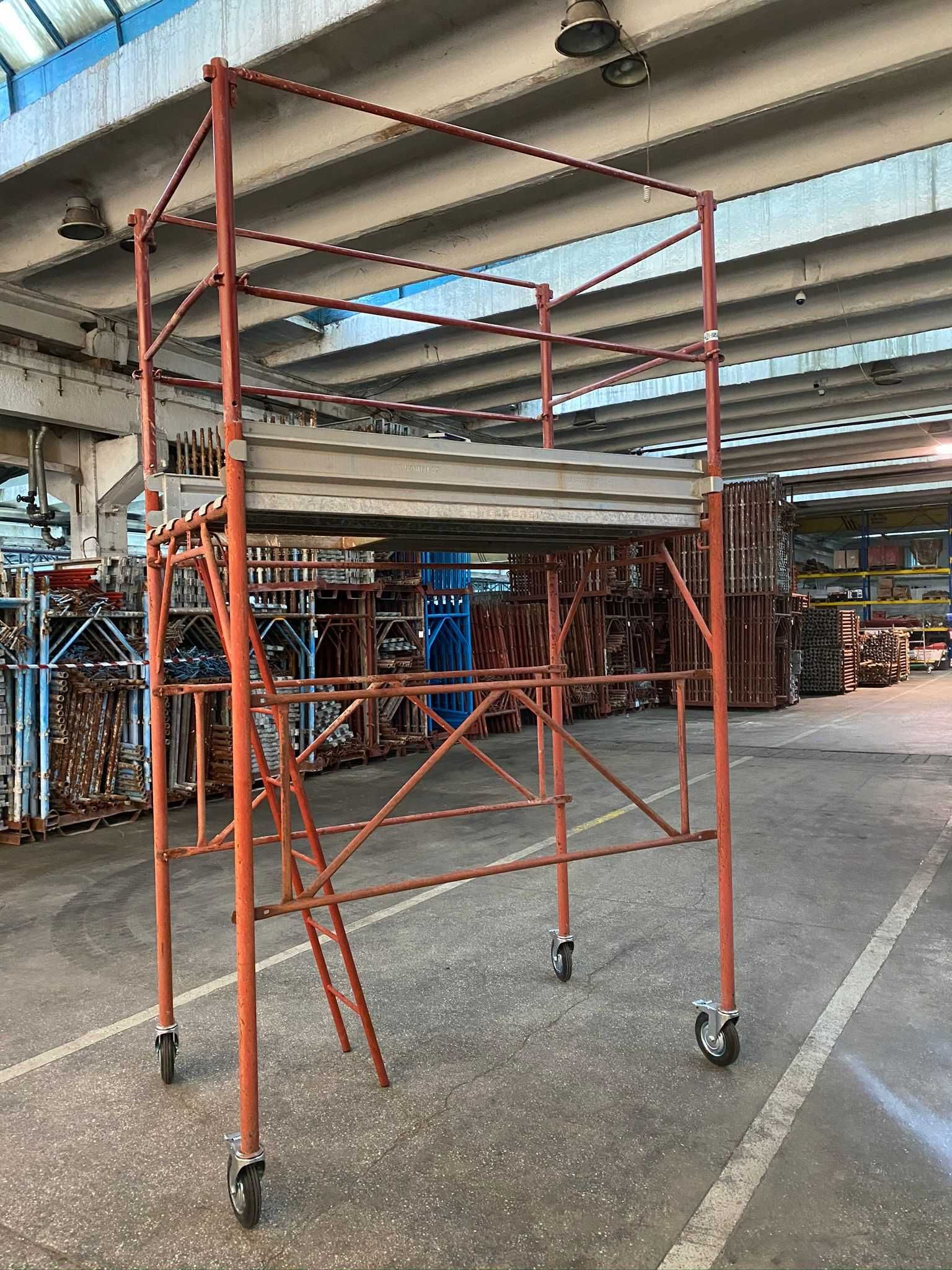Schela constructii metalica Italia in stoc