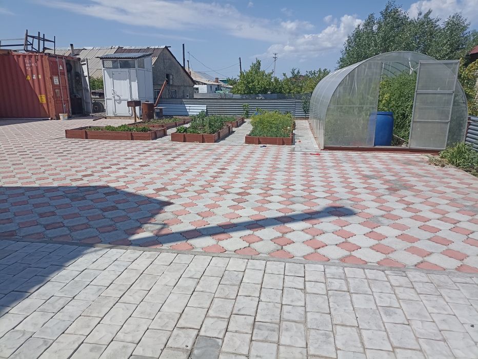 укладка брусчатки любой сложности,установка бардюр,поребрик