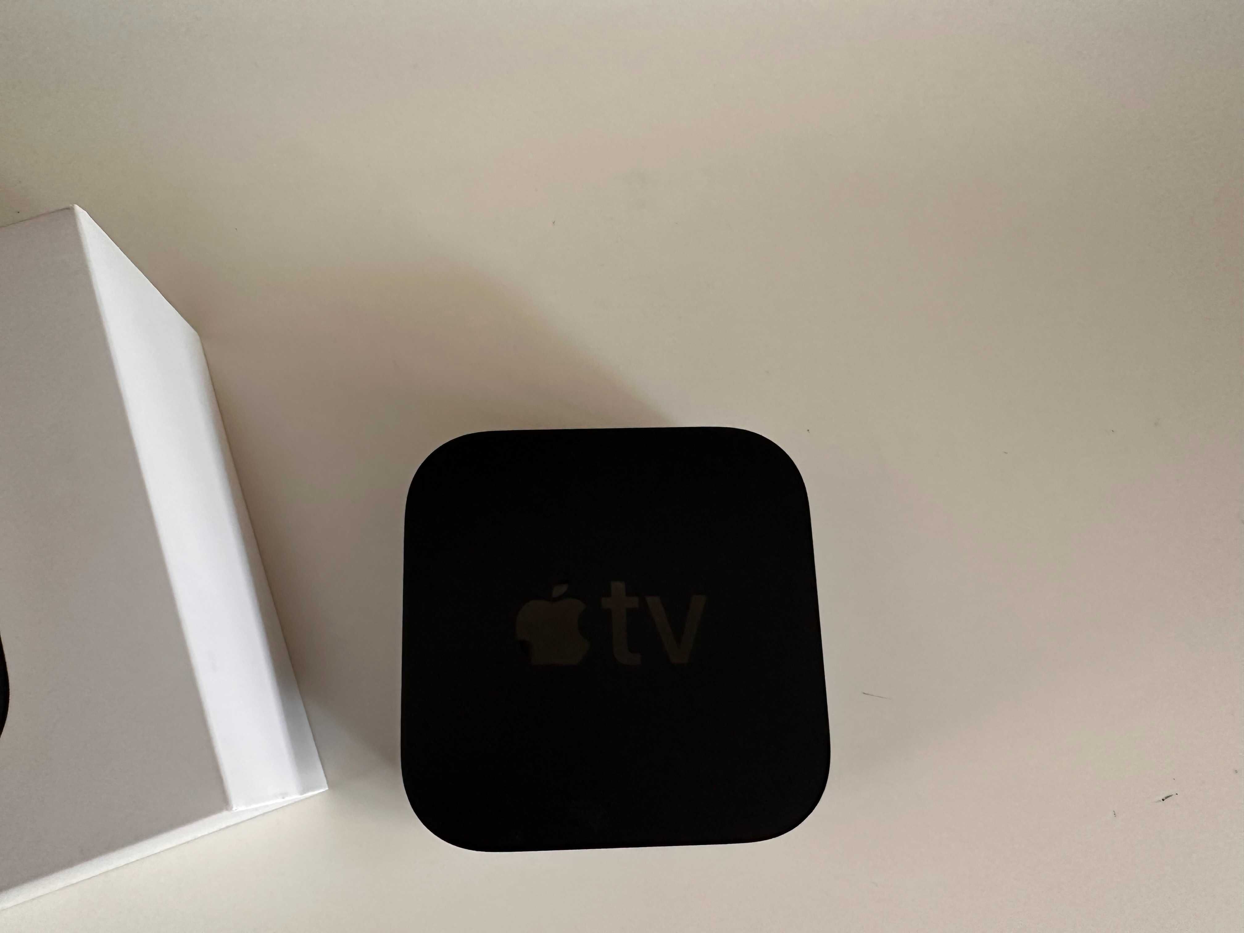 Apple TV (4th generation) 32GB + Touch Siri Remote Control