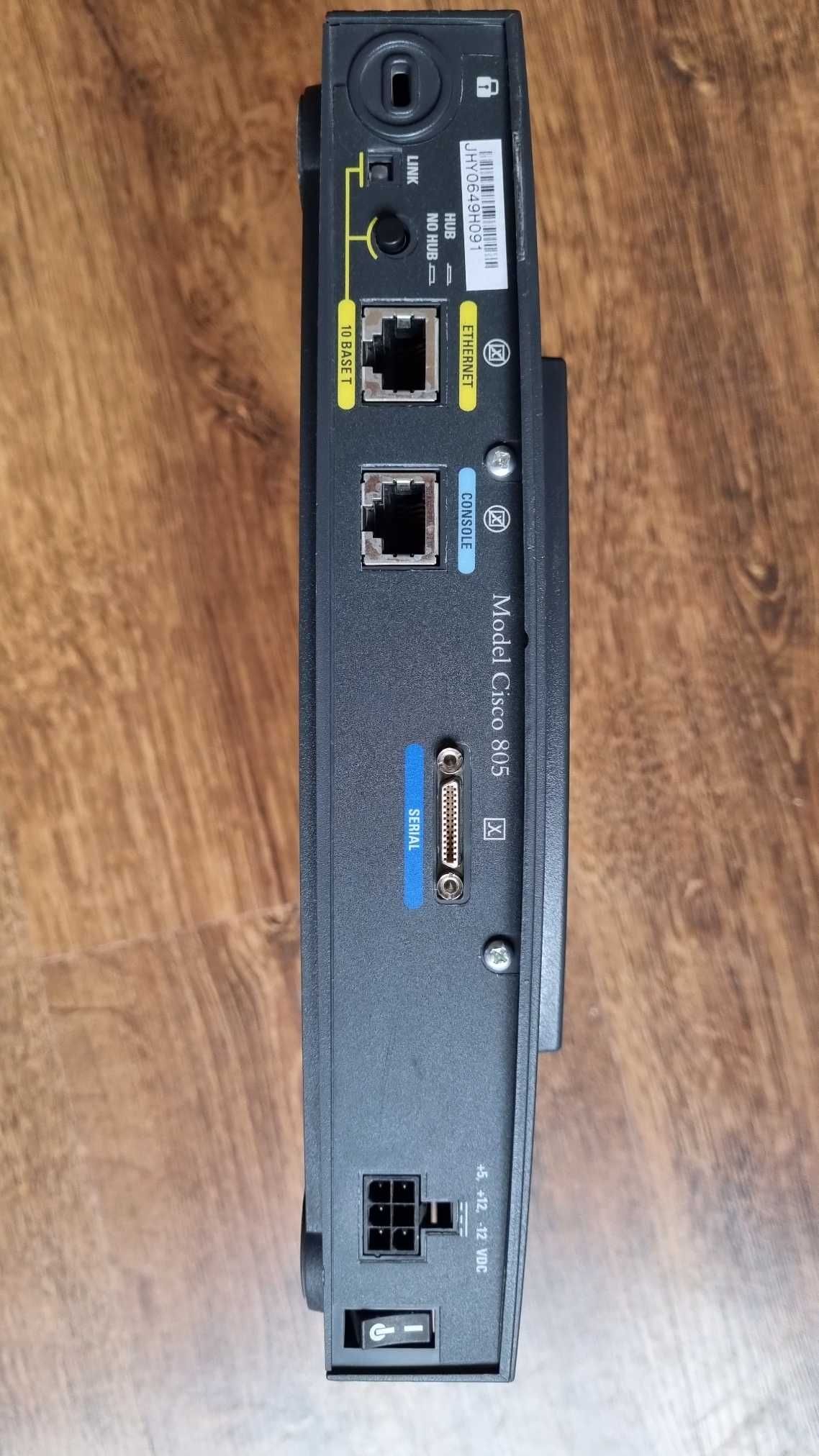 CISCO 800 Series SOHO Security Router(adapter+ cablu de programare)