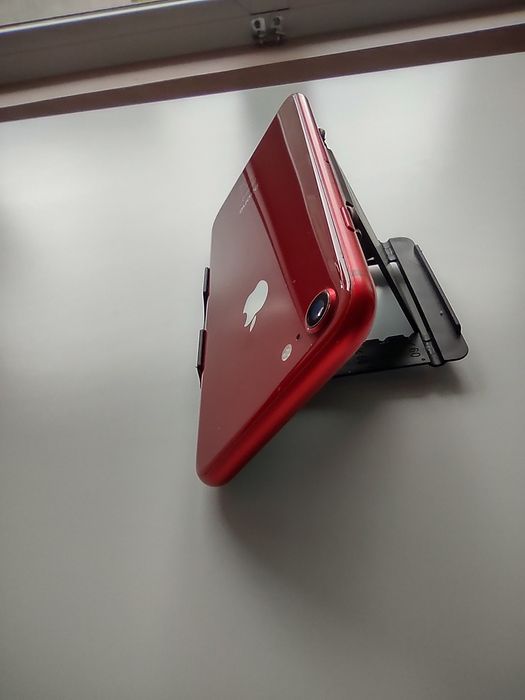 iPhone 8 . Перфектен.